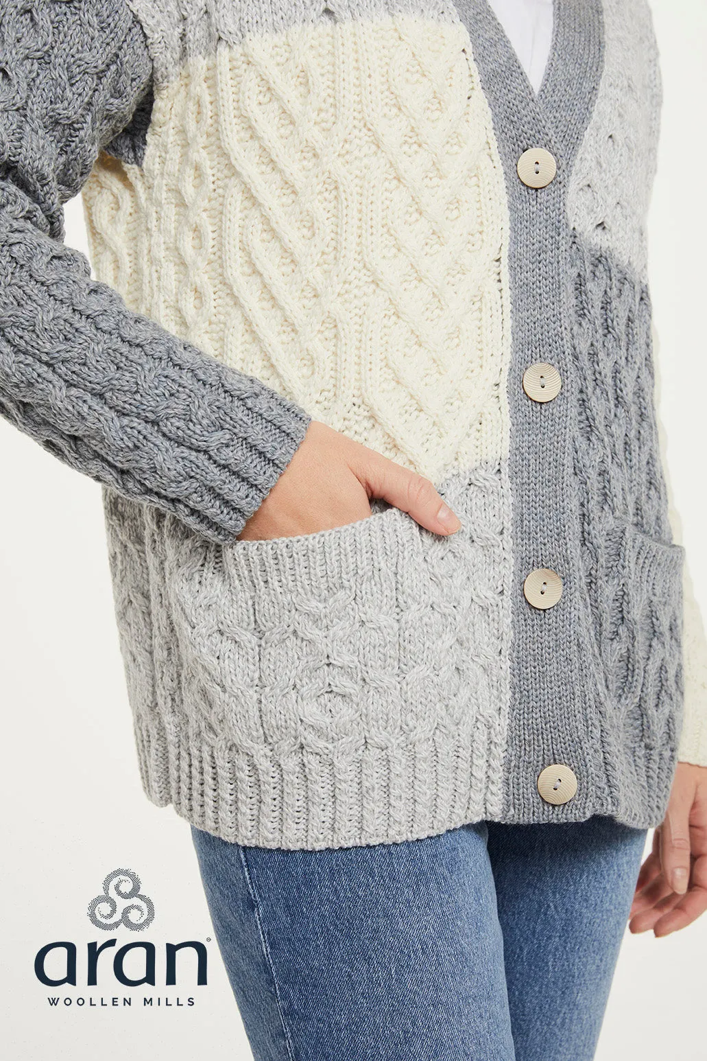 Aran Woollen Mills - B215 patch | wollen damesvest met knopen