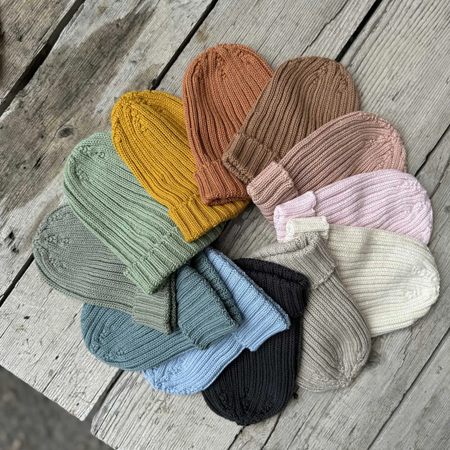 Cappello in maglia Ocra