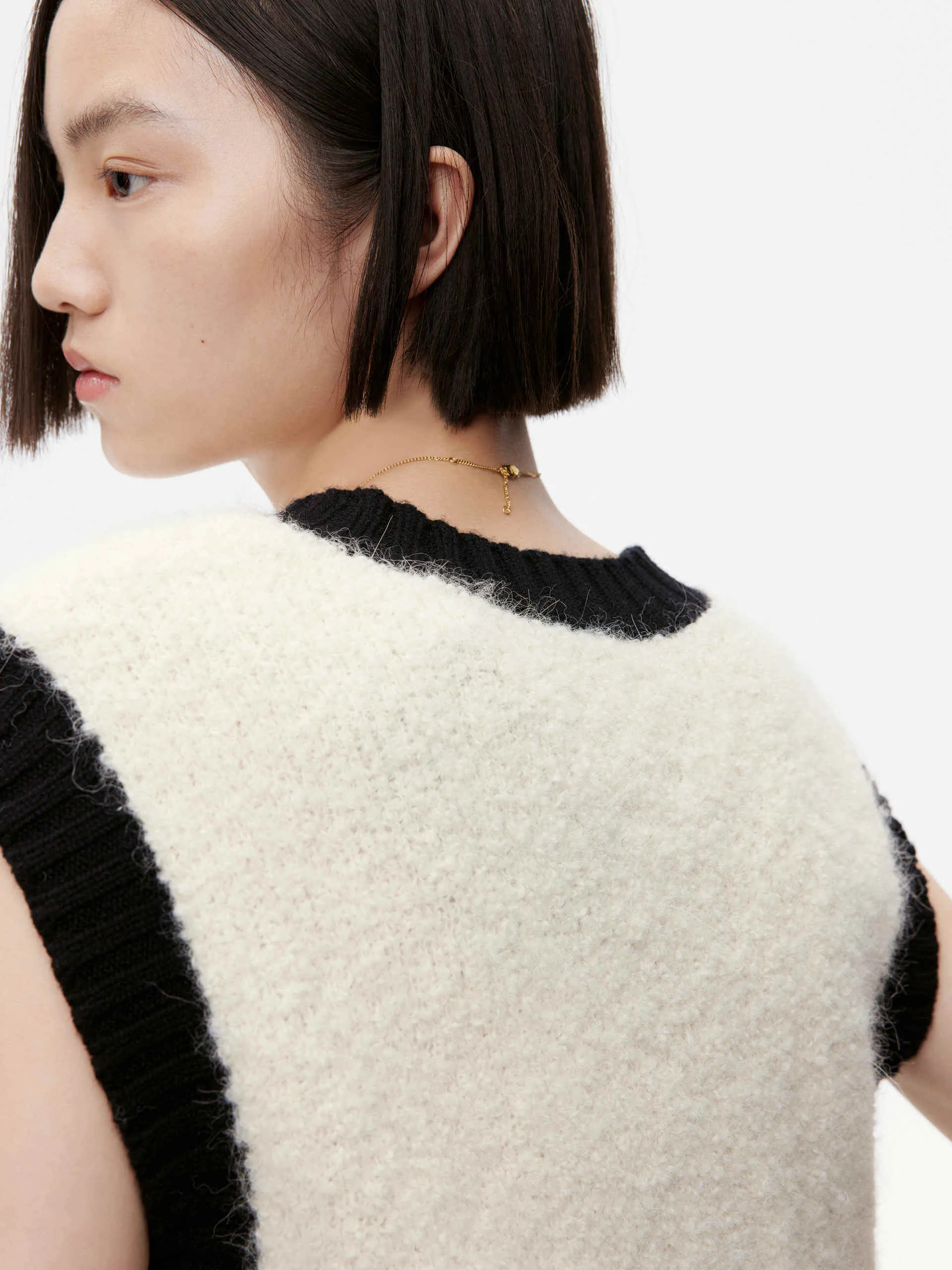 Contrast Detail Knit Vest