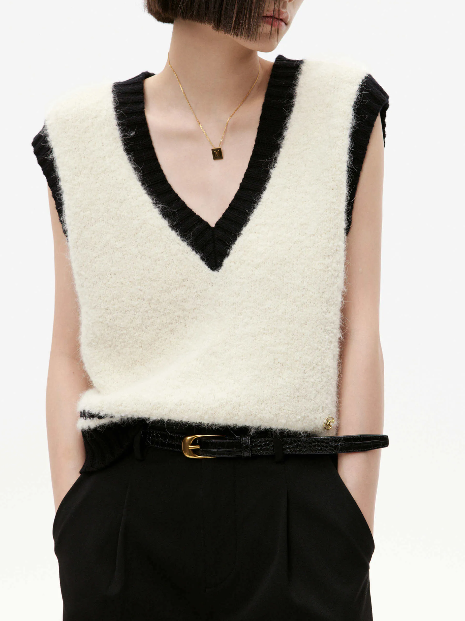 Contrast Detail Knit Vest