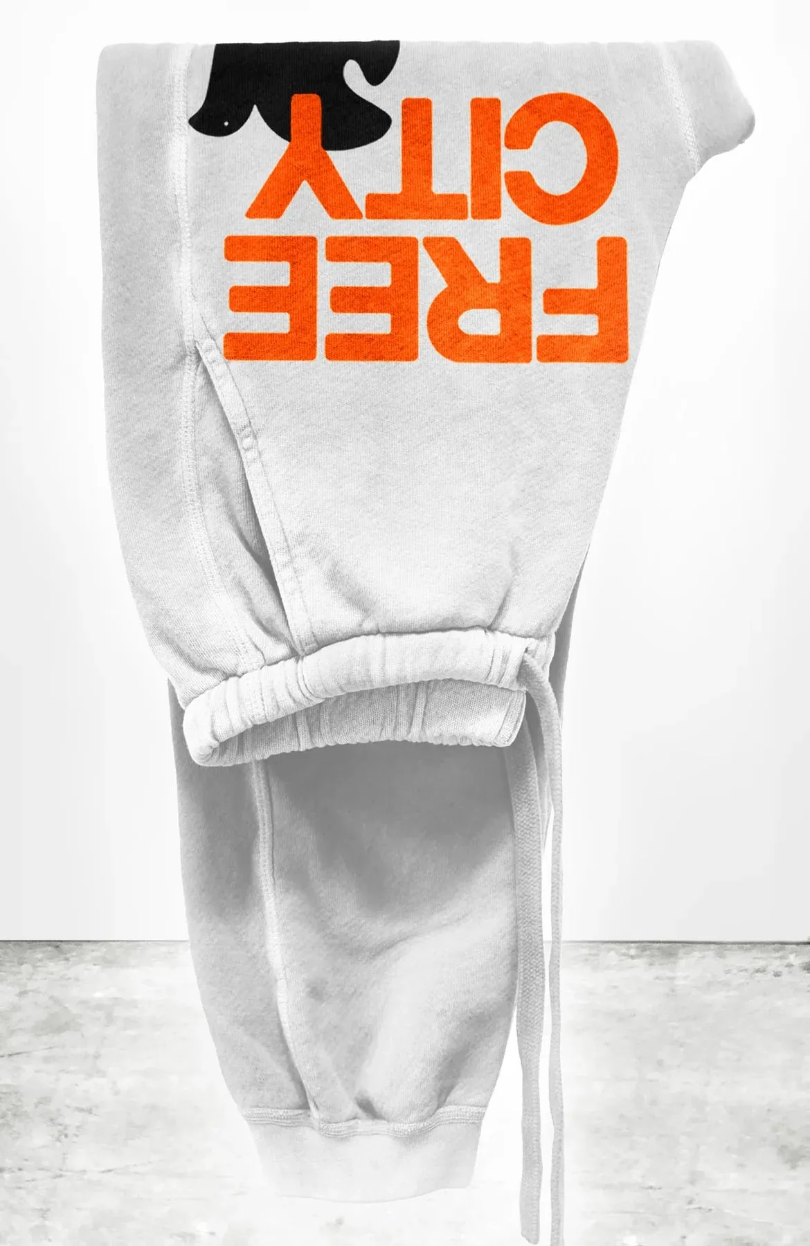 FreeCity Large Sunfades Pocket Sweatpant - Chalk Electric