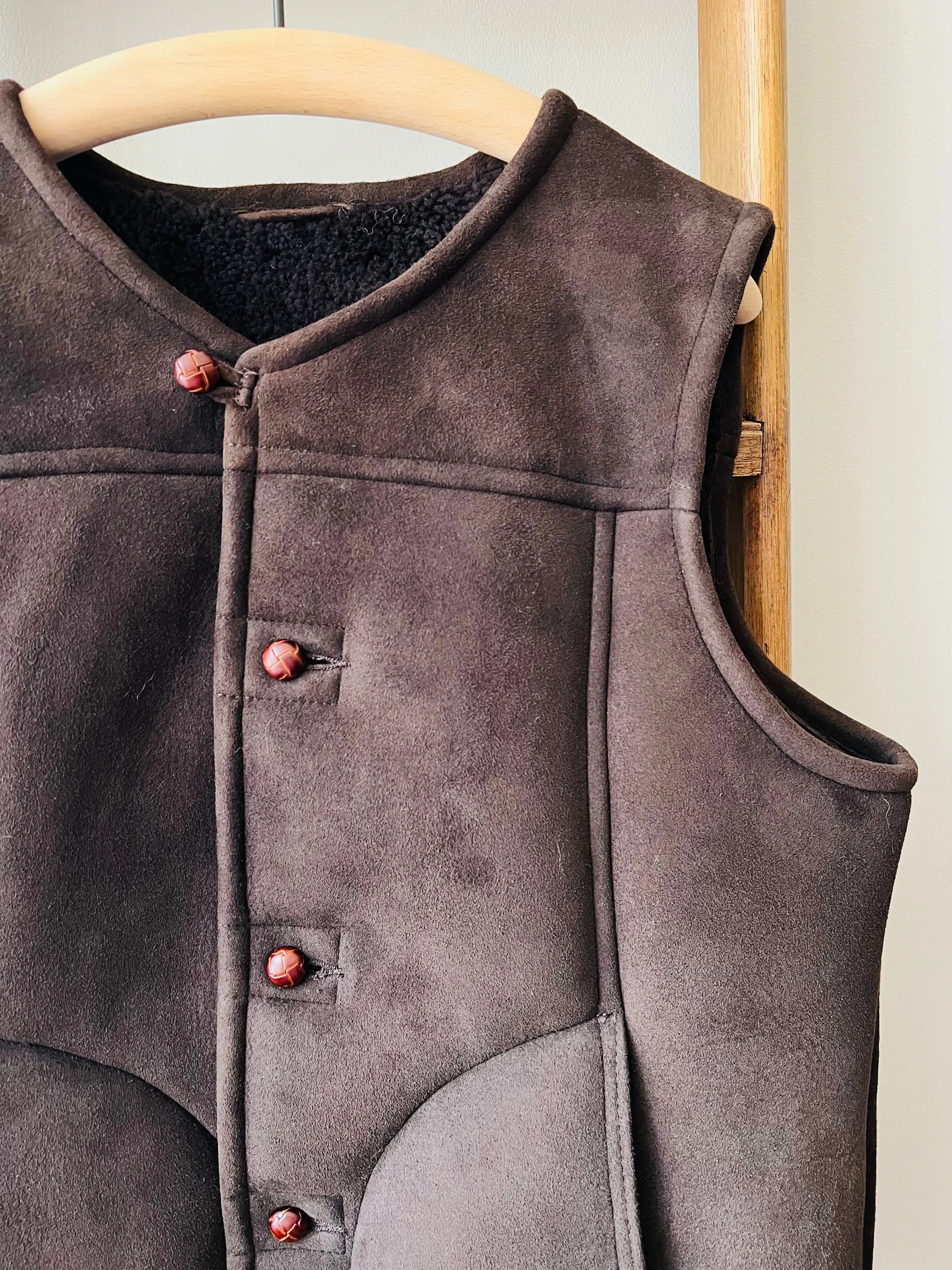 Sheepskin Gilet / Suede Brown