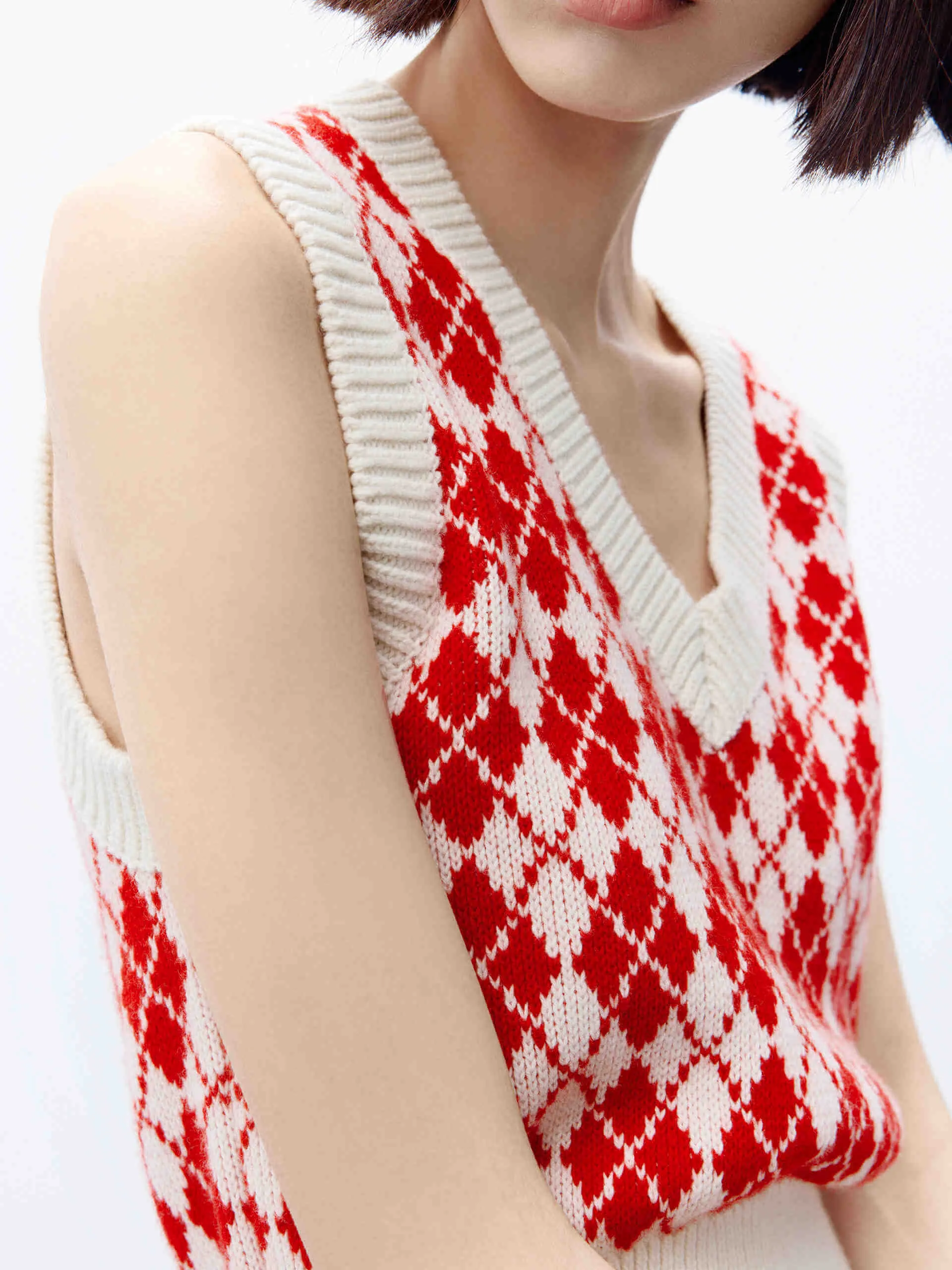 V-neck Argyle Check Knit Vest